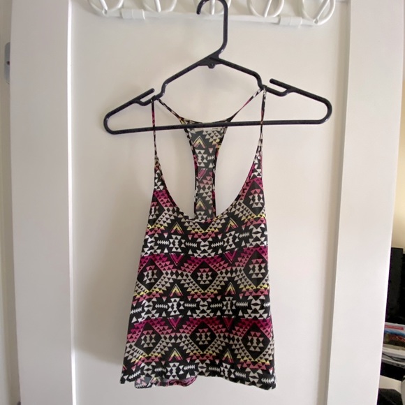 Sleeveless pattern tank top - Picture 1 of 3